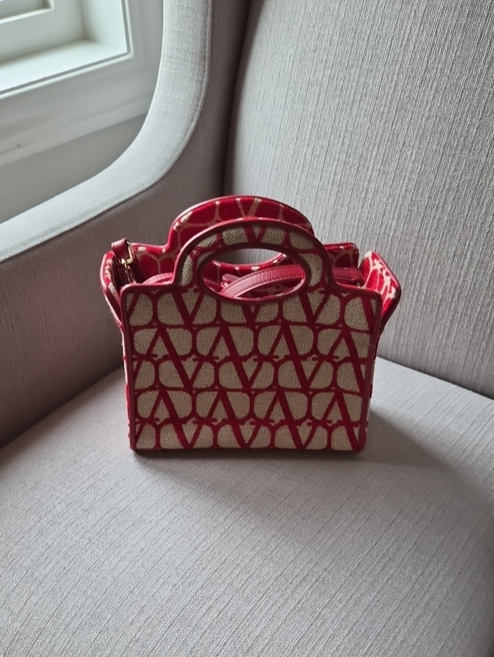 Valentino red signature vlogo mini tote